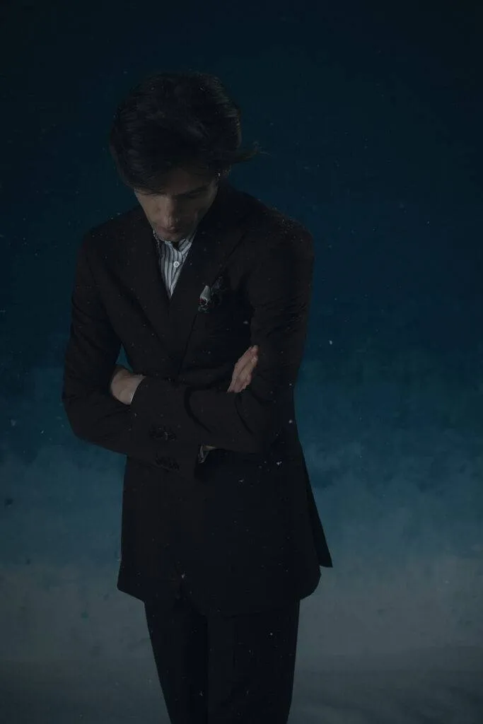 Mantel aus schwerer dunkelblauer Casentino-Wolle — Monokel Berlin