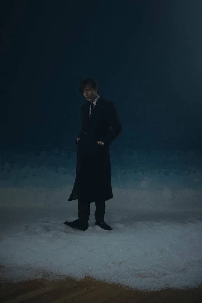 Mantel aus schwerer dunkelblauer Casentino-Wolle — Monokel Berlin