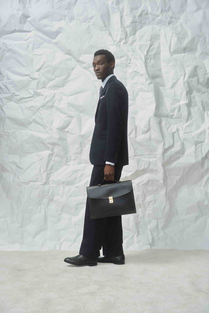 High Twisted Yarn Midnight Blue Knitterfreier Maßanzug — Monokel Berlin