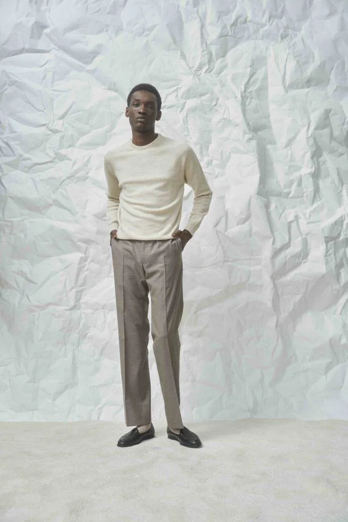 Cream Wool-Cashmere Knit mit Brown Melange Hose — Monokel Berlin