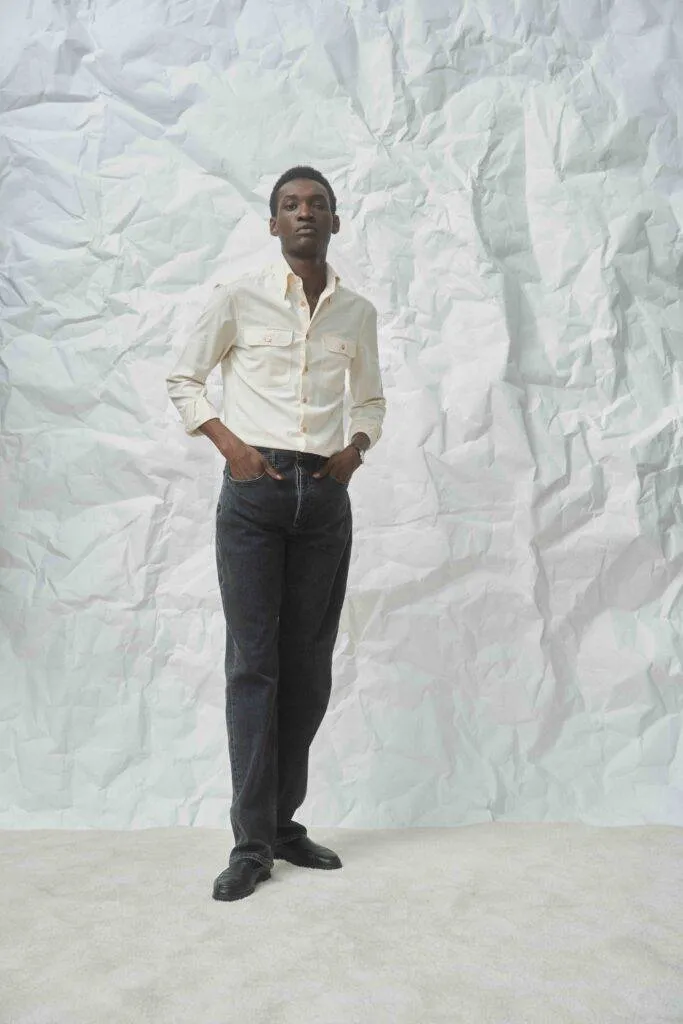 Cream Flannel Overshirt mit Black Washed Jeans