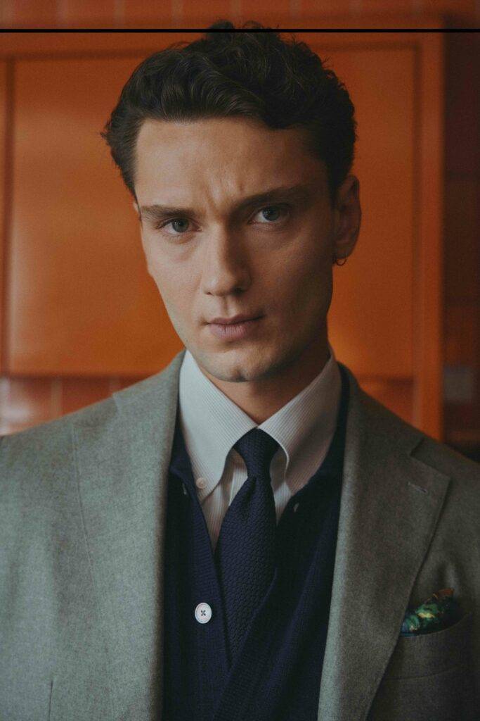 Mitternachtsblauer Woll-Kaschmir-Cardigan mit Polokragen — Monokel Berlin