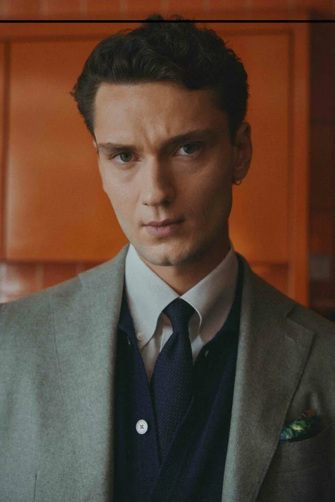 Mitternachtsblauer Woll-Kaschmir-Cardigan mit Polokragen — Monokel Berlin