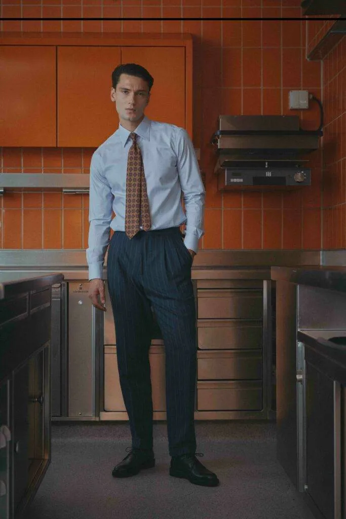 Hellblaues strukturiertes Dobby Maßhemd — Monokel Berlin