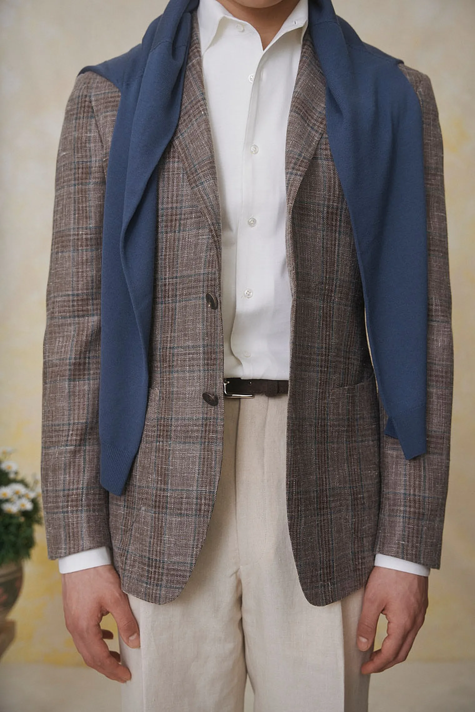 Cremefarbene Leinenhose + Sakko aus Wolle-Seide-Leinen-Blend — Monokel Berlin