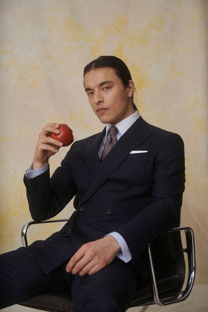 Navy Zweireiher sitzend — Business Look