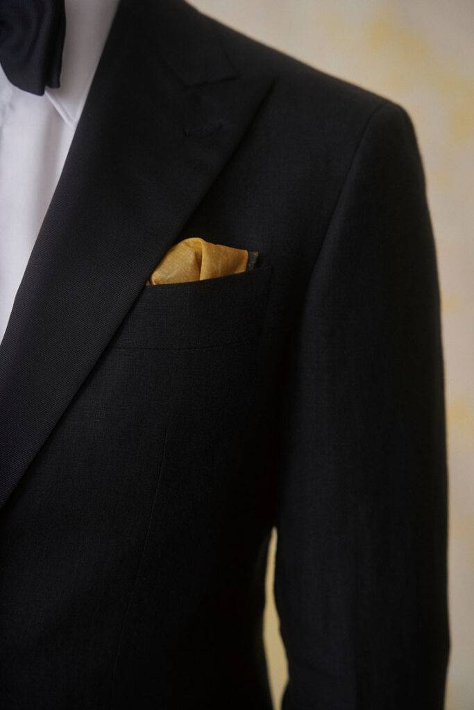 Schwarzer Smoking aus 300g Leinen — Black Tie für den Sommer — Monokel Berlin