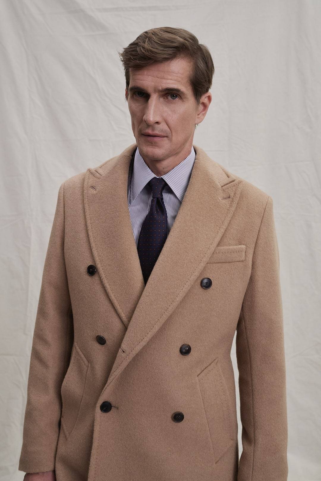 Beiger Maßmantel Zweireiher