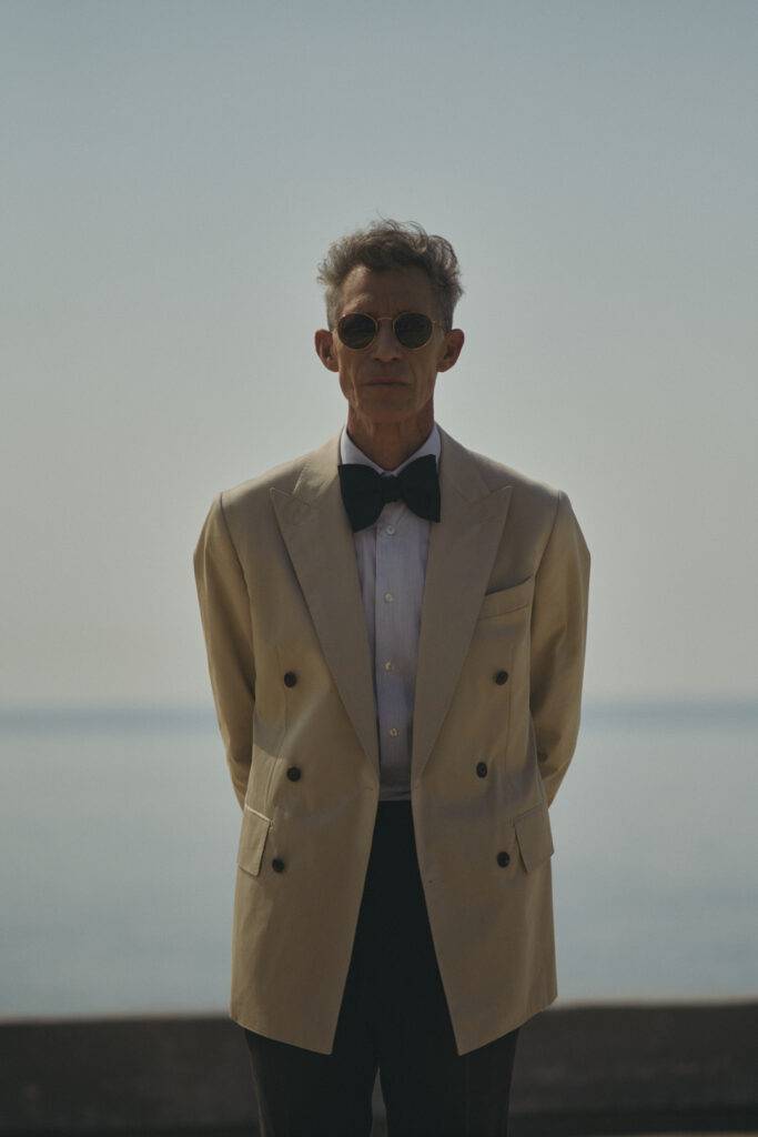 Cotton Double breasted Maßsakko mit schwarzer Leinenhose nach Maß — Monokel Berlin