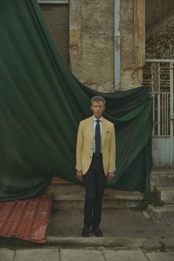 Gelbes Leinen-Maßsakko mit navy Wolle-Leinenhose — Monokel Berlin