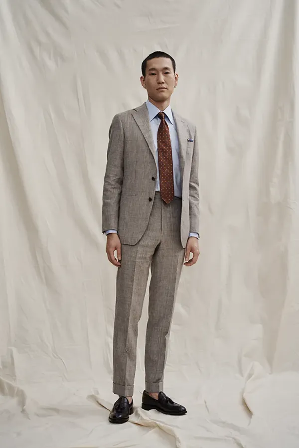 Maßanzug nach Maß — Stoff und Schnitt