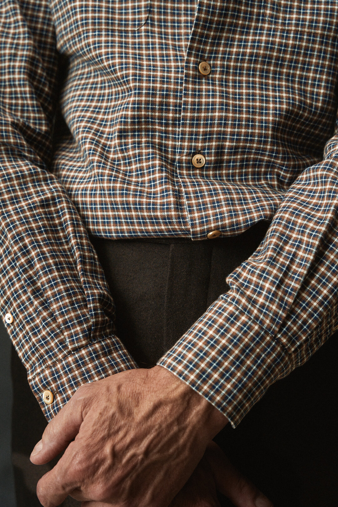 Chocolate Brown Twill Utility Jacket mit Blue Camel Check Hemd und Hose, Ansicht 4