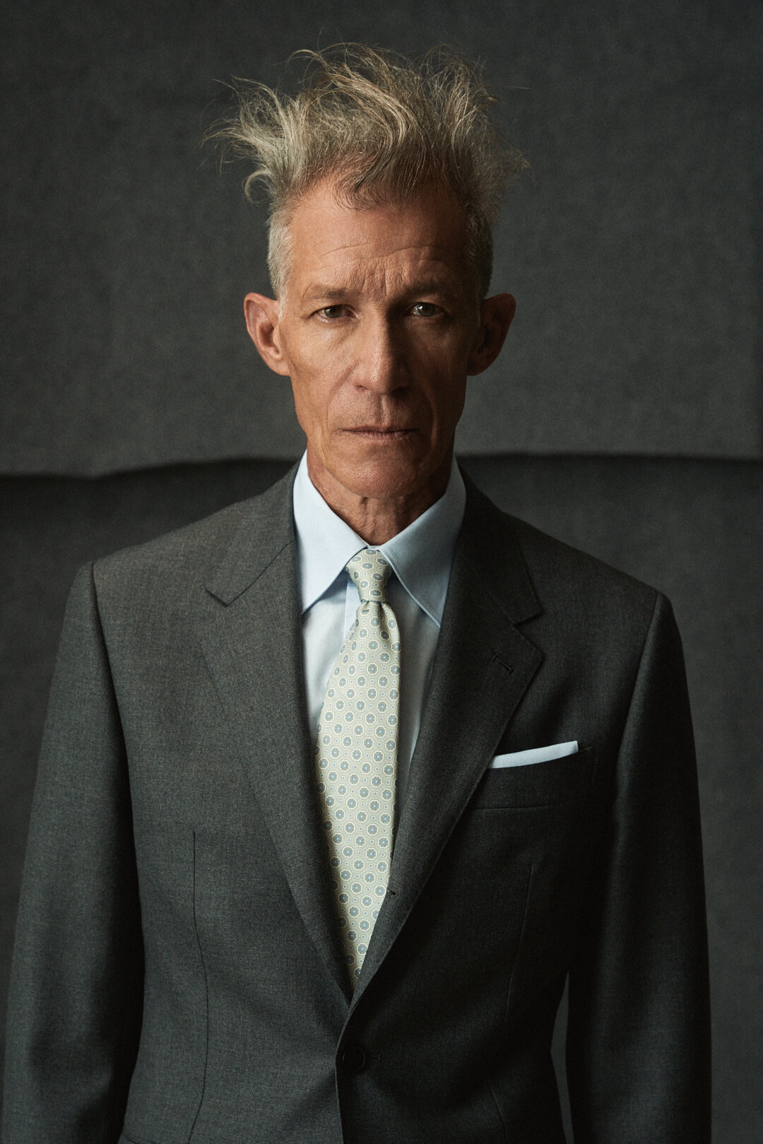 Grey Twill Anzug mit Light Blue Poplin Fil-A-Fil Hemd — Detail