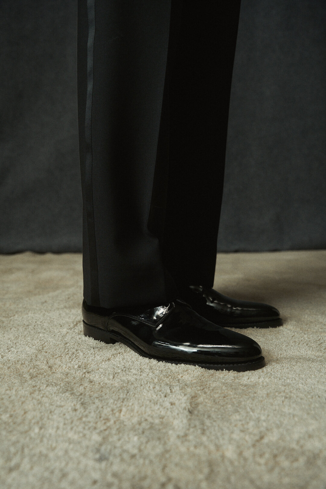 Barathea Black Smoking mit White Fine Twill Hemd, Ansicht 3