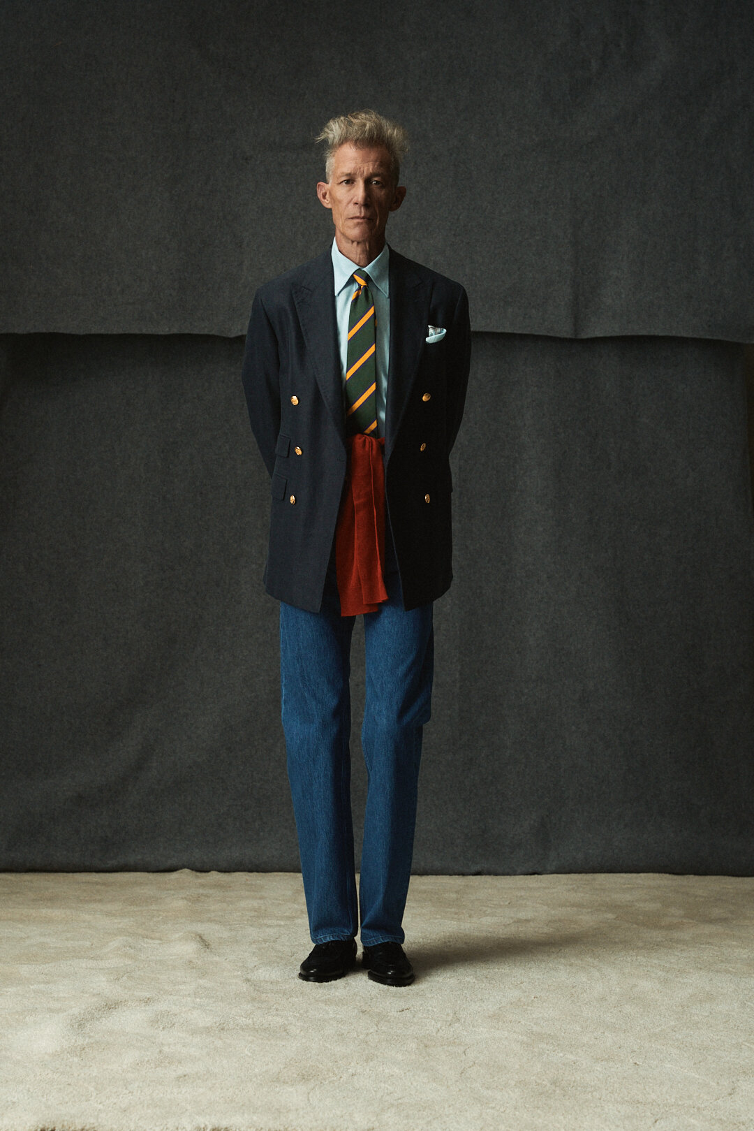 Midnight Blue Sharkskin Utility Jacket mit Light Blue Poplin Fil-A-Fil Hemd und Jeans, Ansicht 6