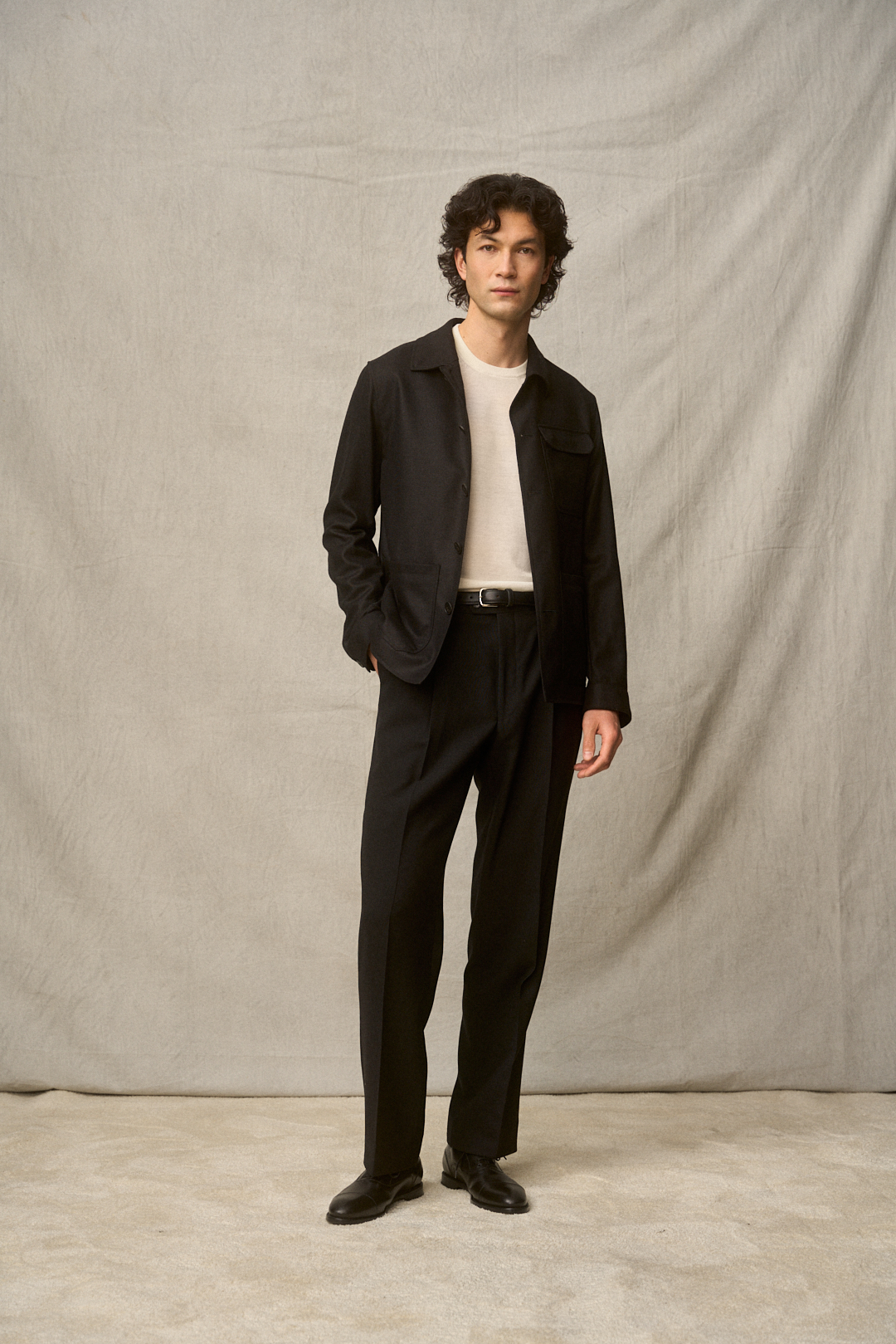 Black Silk-Wool Basketweave Utility Jacket mit Merino Crew Neck — Monokel Berlin SS26 Lookbook