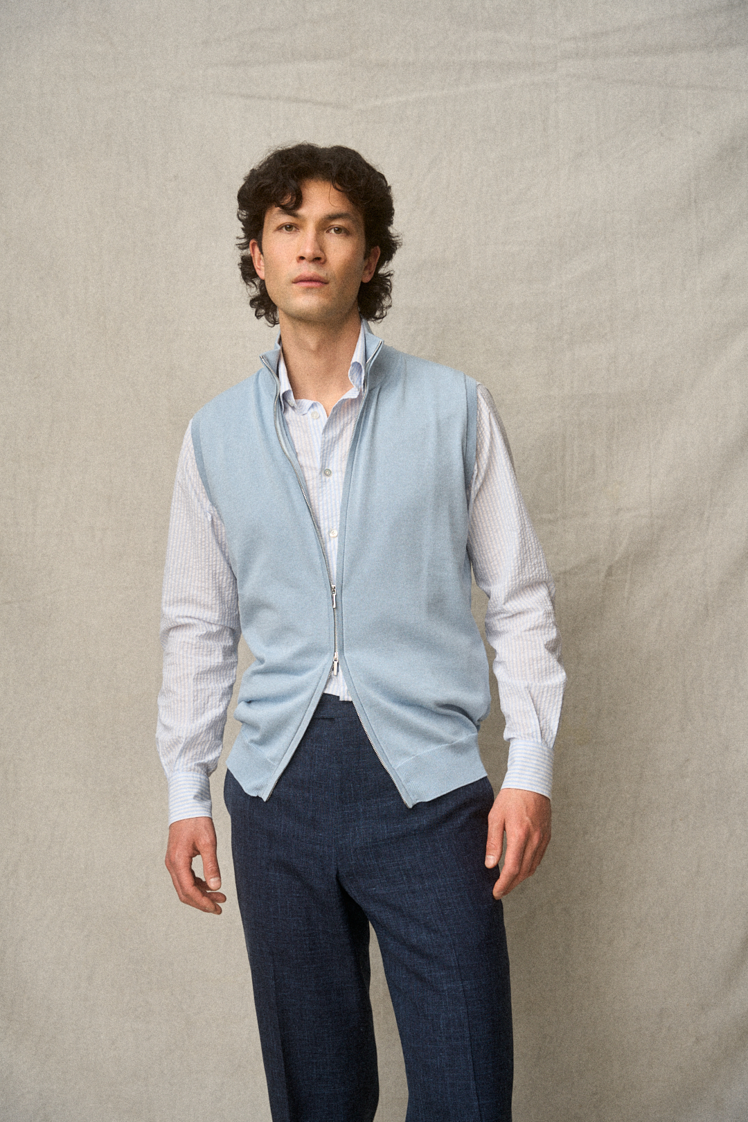 Storm Blue Anzug mit Bodywarmer und Seersucker, Ansicht 3