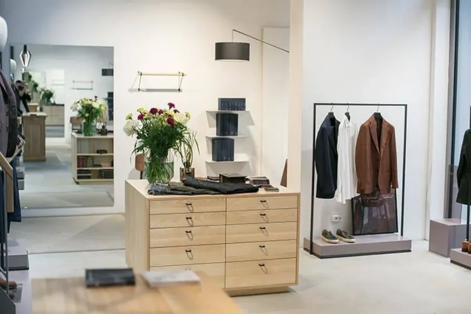 Monokel Berlin Store Mitte — Rosenthaler Straße 5 Innenansicht
