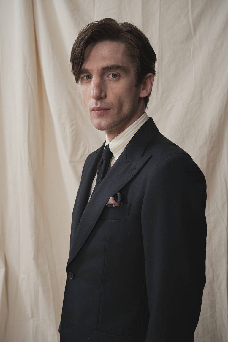 Anzug aus robustem, mitternachtblauem Wolltwill — Monokel Berlin