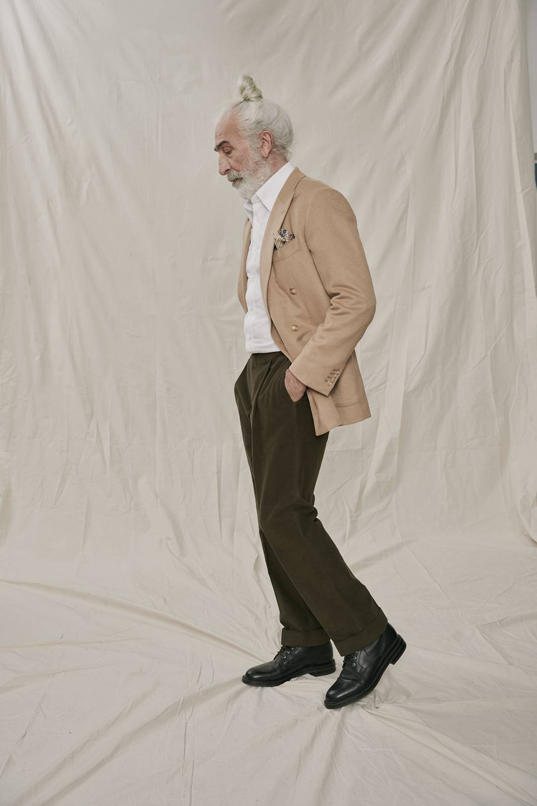 Beiges Maßsakko aus Kamelhaar — Monokel Berlin