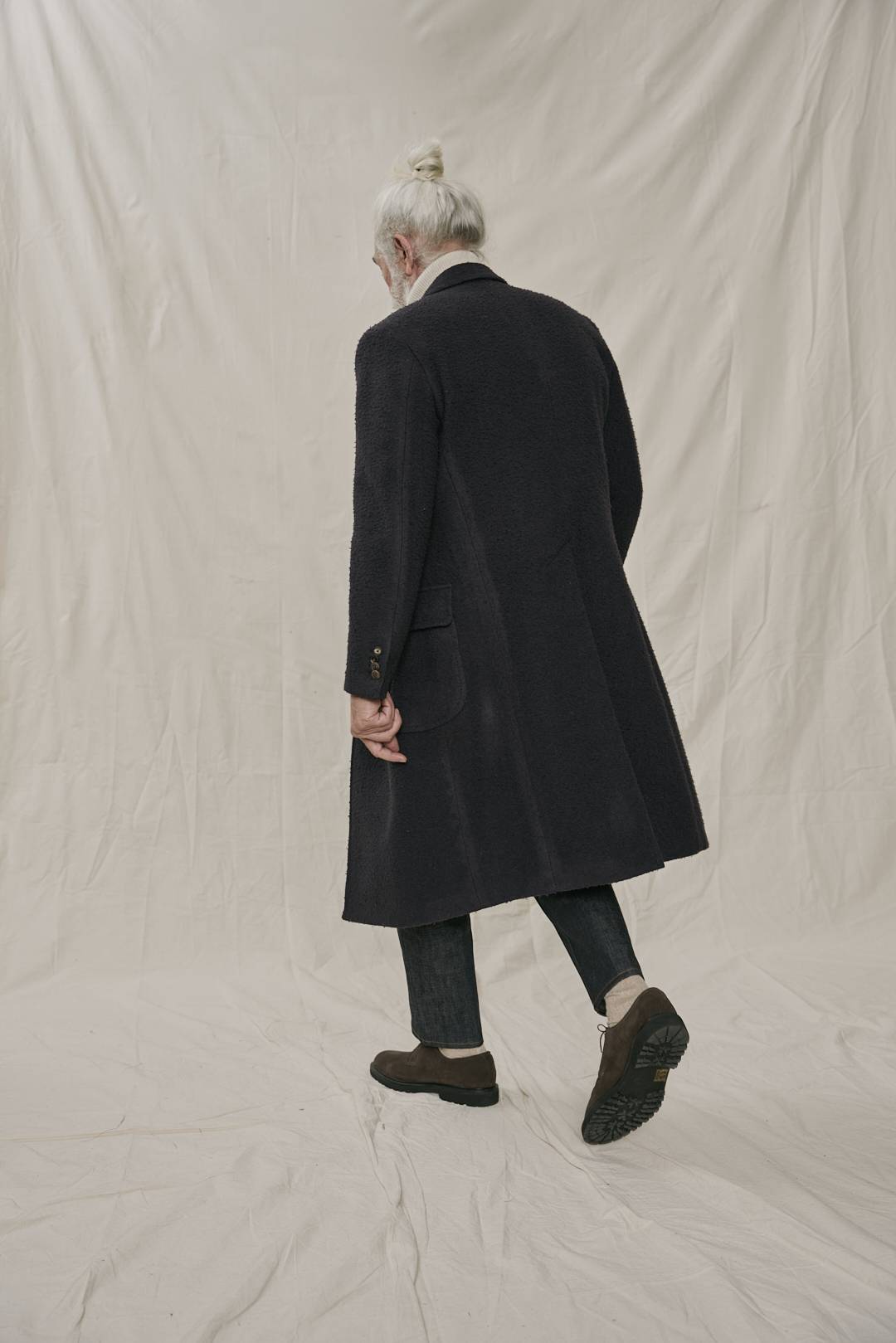 Blauer Mantel aus Casentino Woll-Stoff — Monokel Berlin