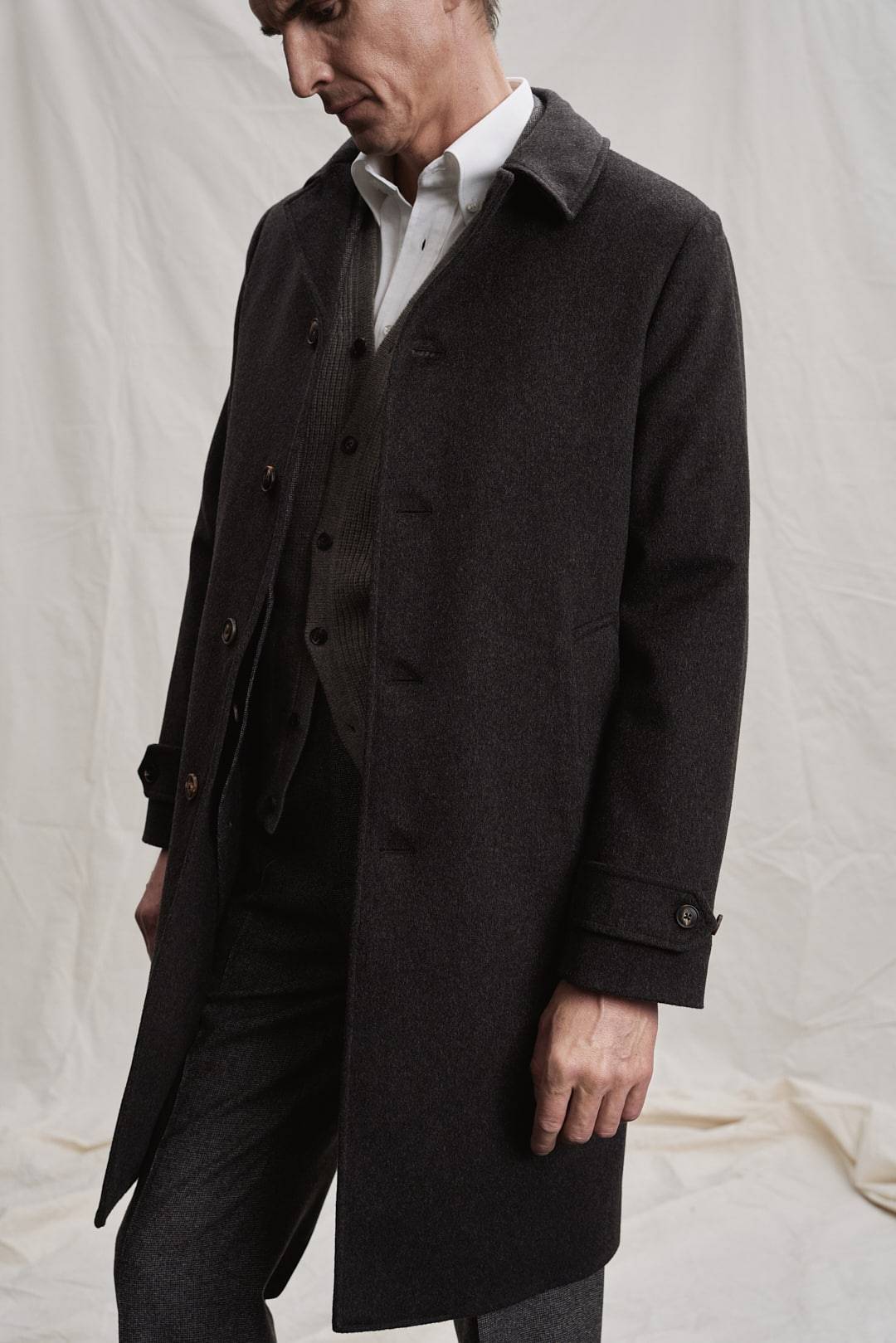 Brauner Carcoat Maßmantel — Monokel Berlin