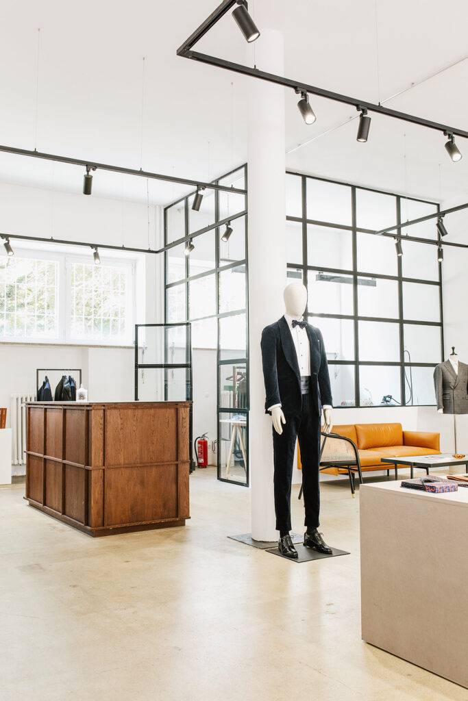 Monokel Berlin Store München Arbeitsplatz Innenansicht