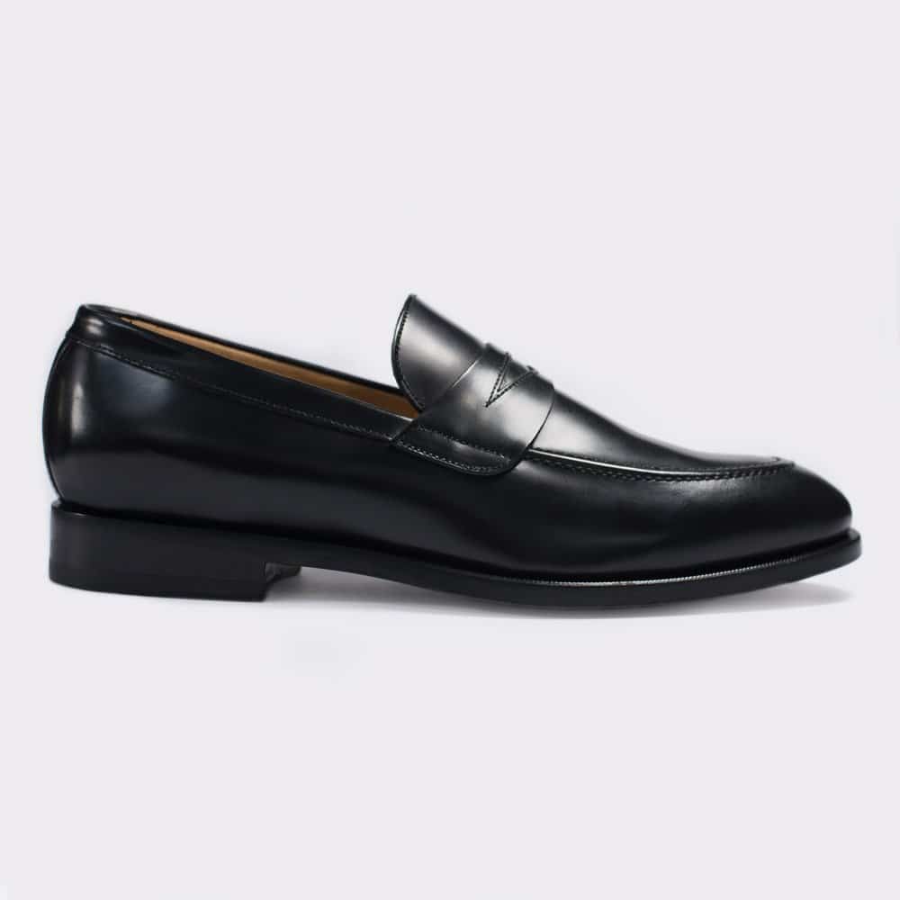 Schwarze Penny Loafer Herrenschuhe von Monokel Berlin