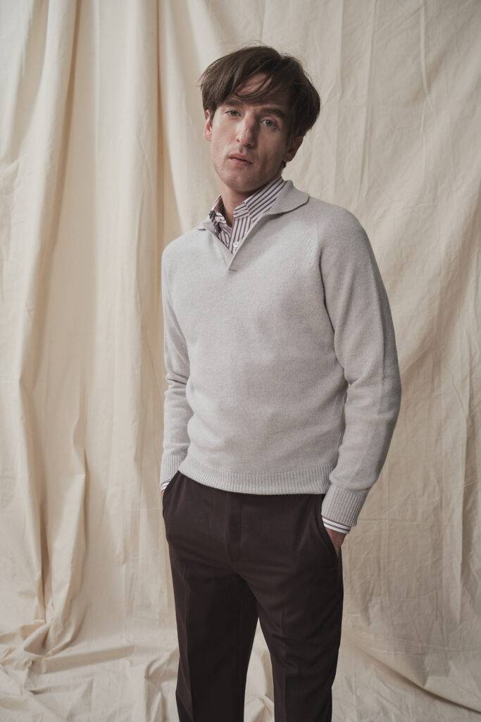 Silbergrauer Langarm-Polo aus Wolle und Kaschmir