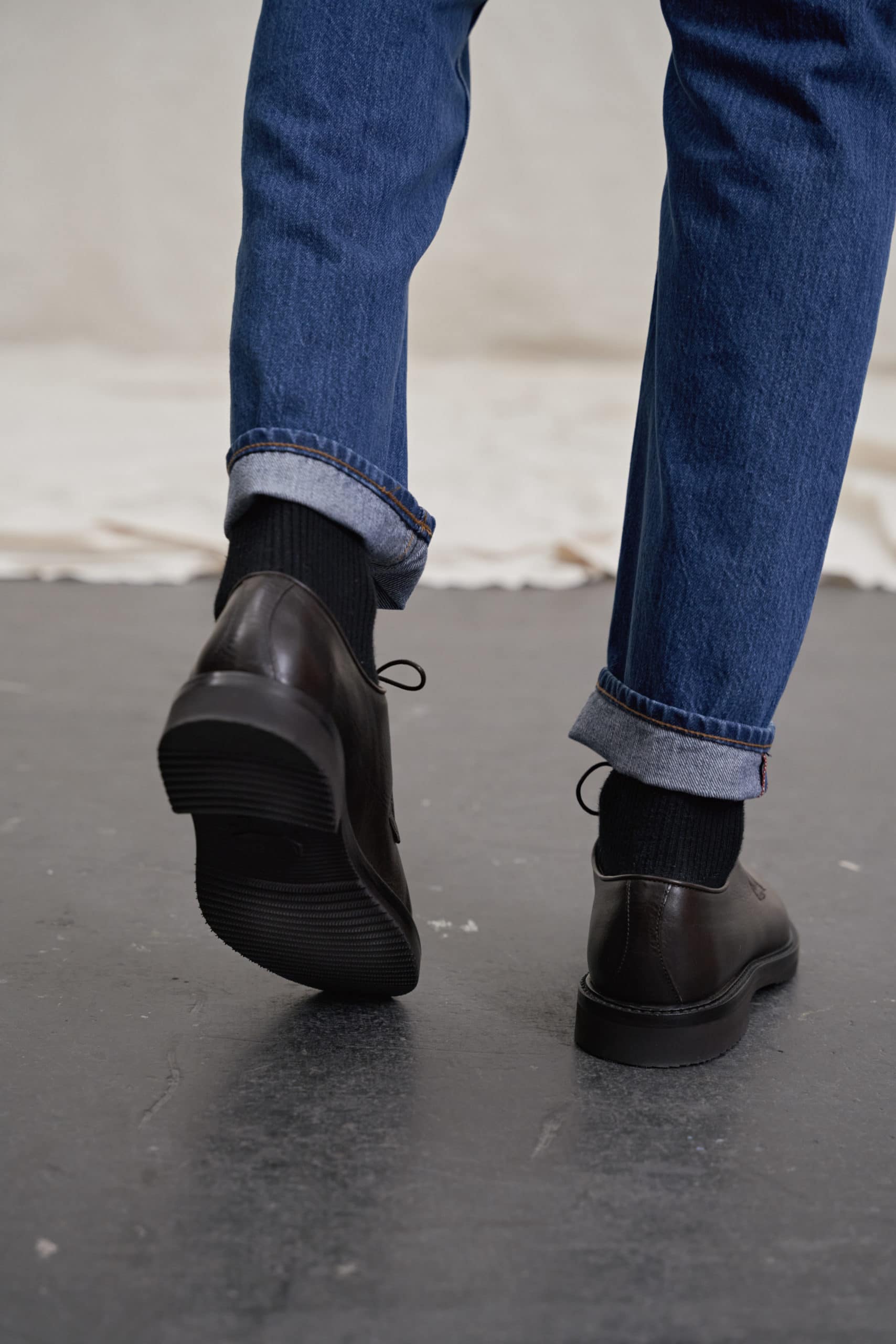 Maßjeans Vorderansicht mit Bundfalte