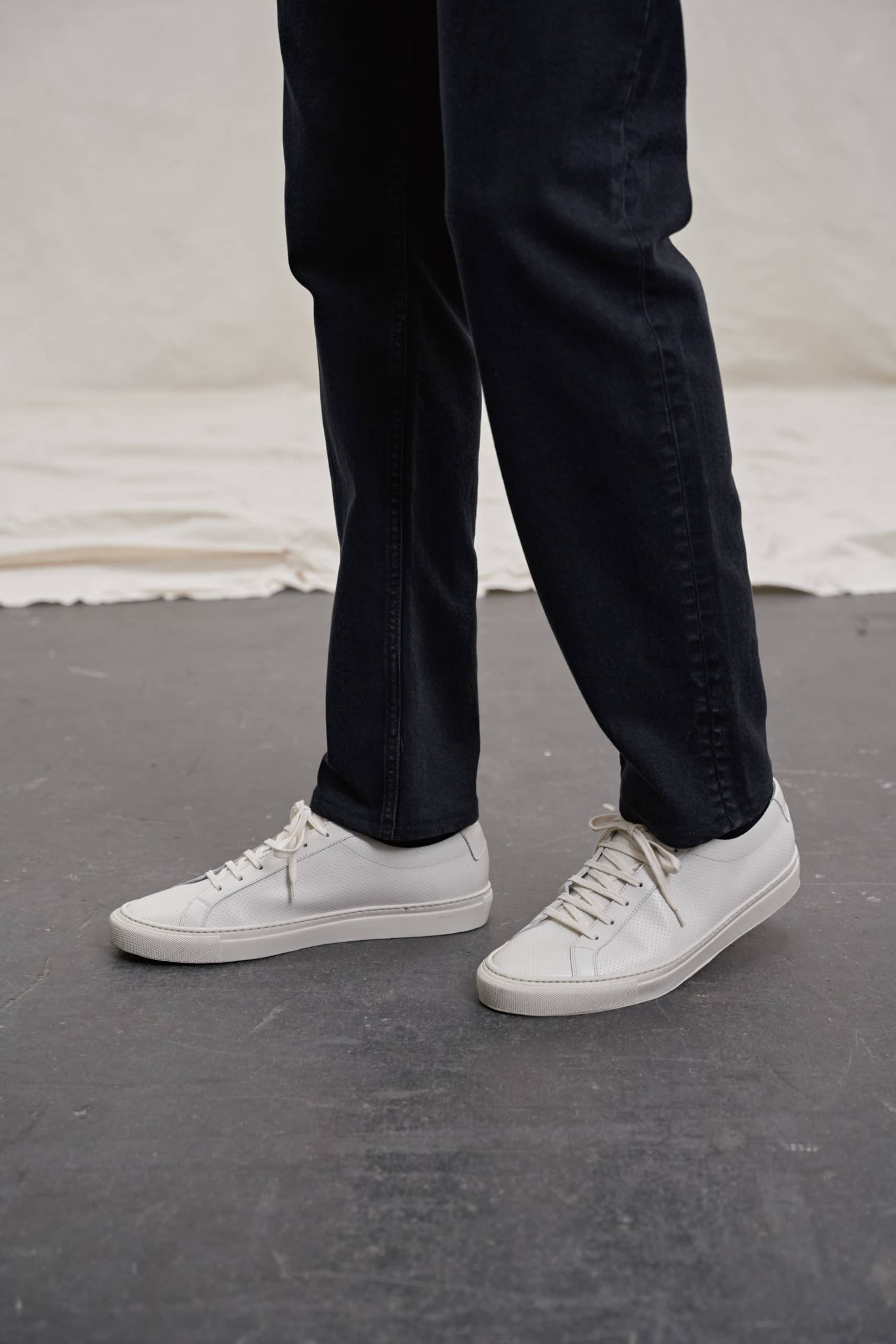 Schwarze Stretch-Denim Maßjeans Detail