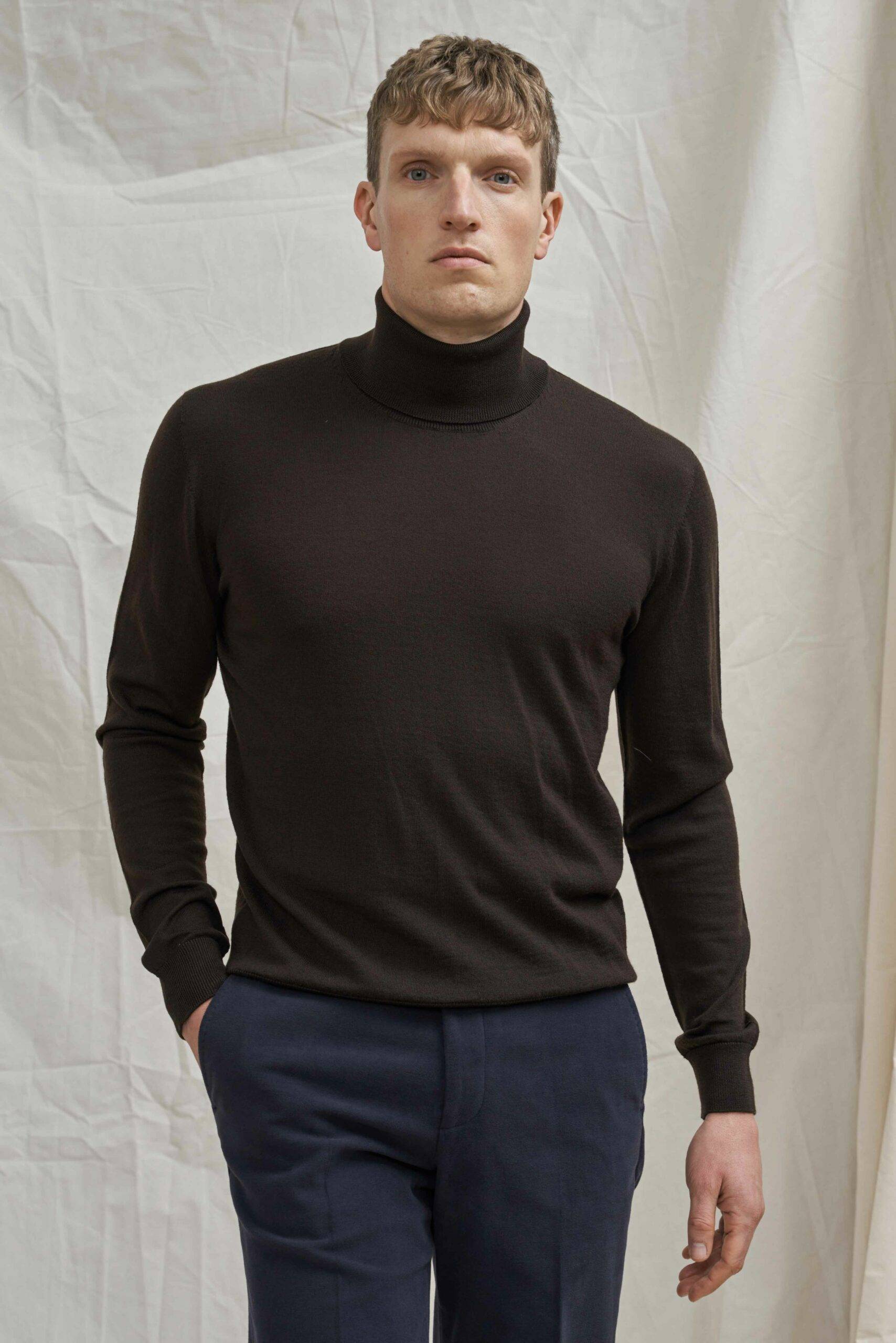 Dunkelbrauner Merino Rollkragen Pullover
