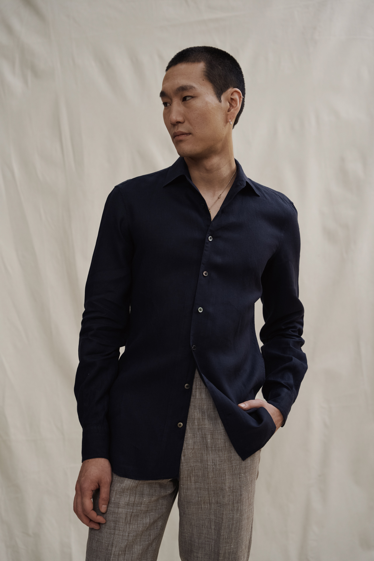 Navy Blue Leinen Maßhemd — Monokel Berlin