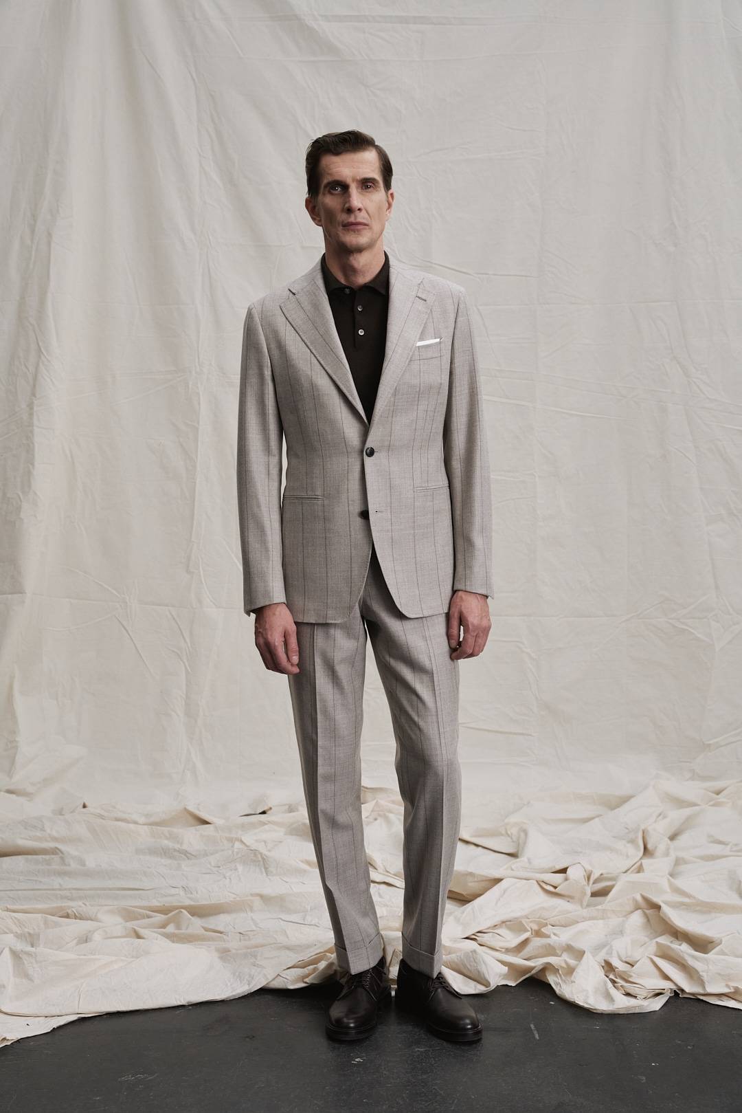 Taupe Melange Latte Stripe Maßanzug — Monokel Berlin