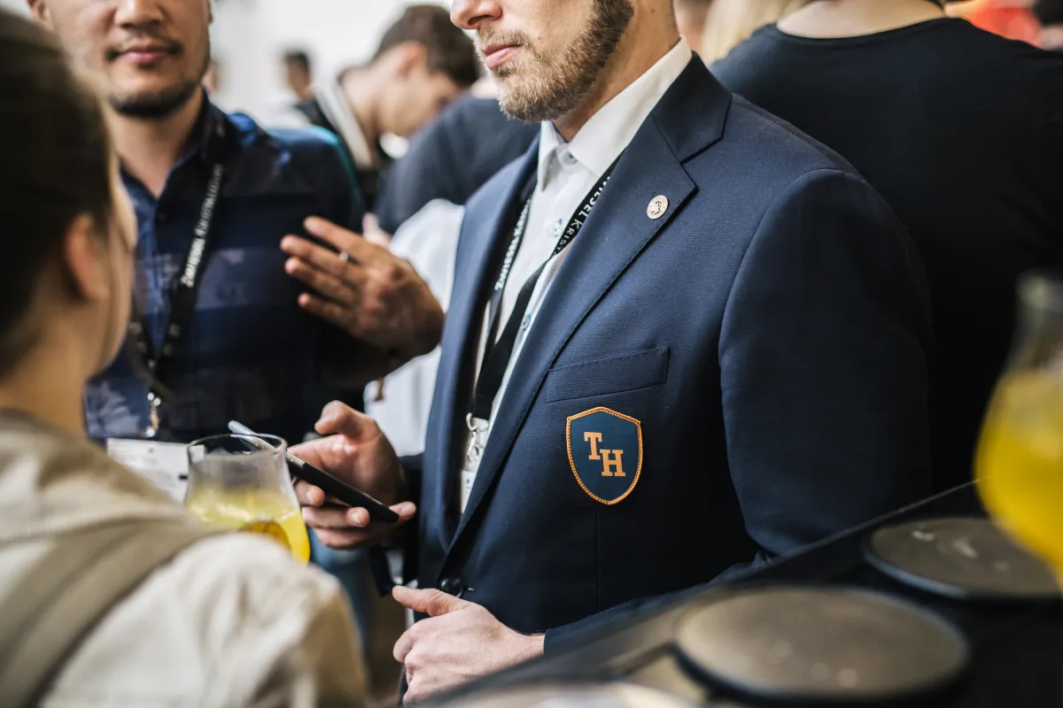 Thomas Henry Team-Ausstattung mit CI-Sakko